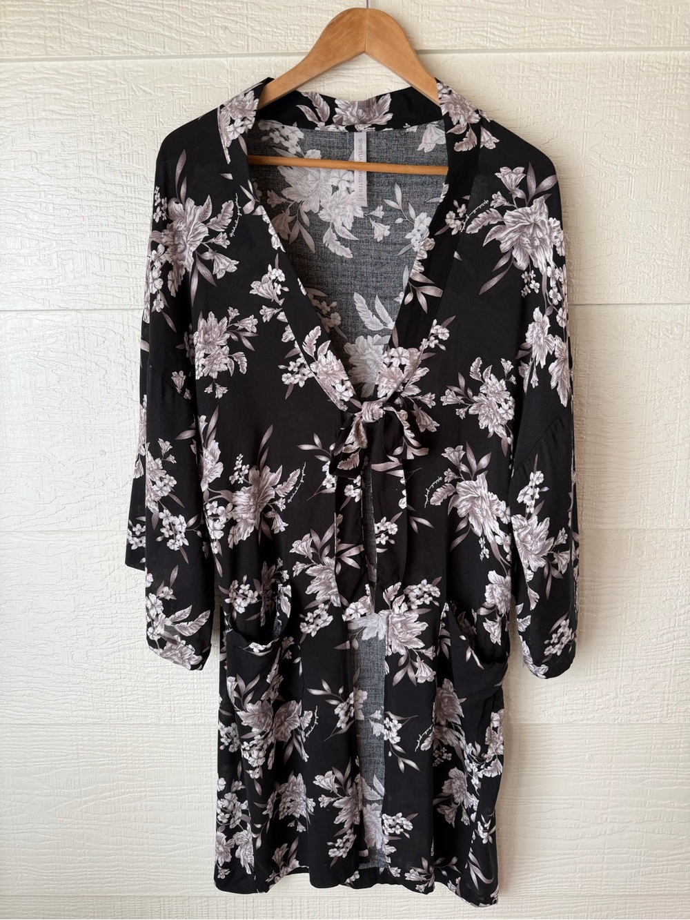 Spiritual Gangster Floral Kimono Cardigan OS Black Tie Front